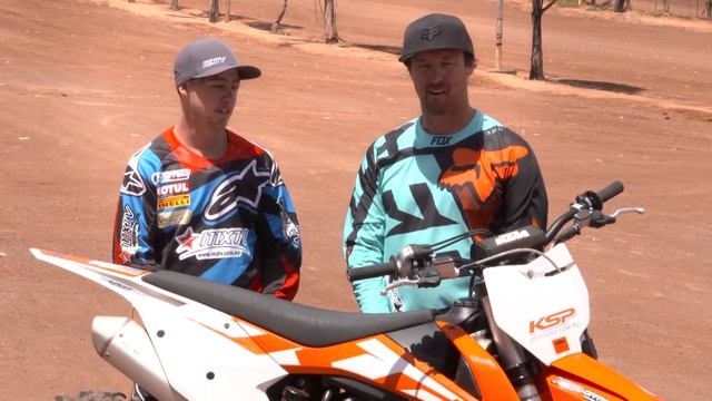 MXTV Bike Review - 2016 KTM 450 SX-F смотреть онлайн