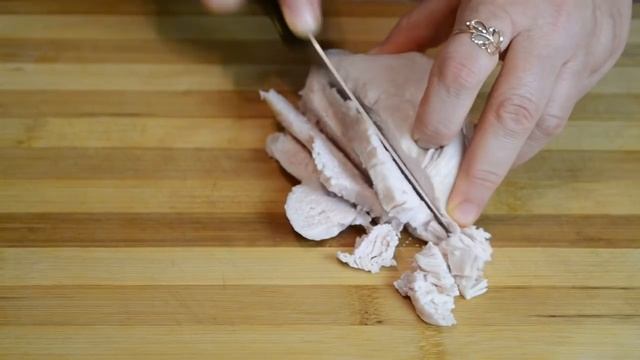 Салат с курицей и грибами «ГРИБНАЯ ПОЛЯНА». Готовим вкусный праздничный салат. ЭТО ЧТО-ТО! смотреть онлайн