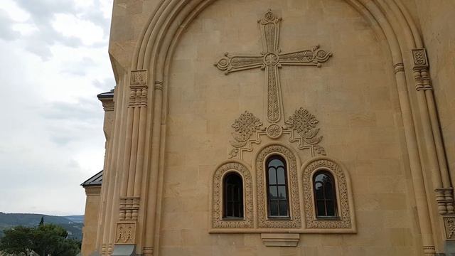 Видео тур Цминда Самеба Тбилиси Грузия Holy Trinity Cathedral (Sameba) Tbilisi Georgia 조지아 트빌리시 여행 смотреть онлайн