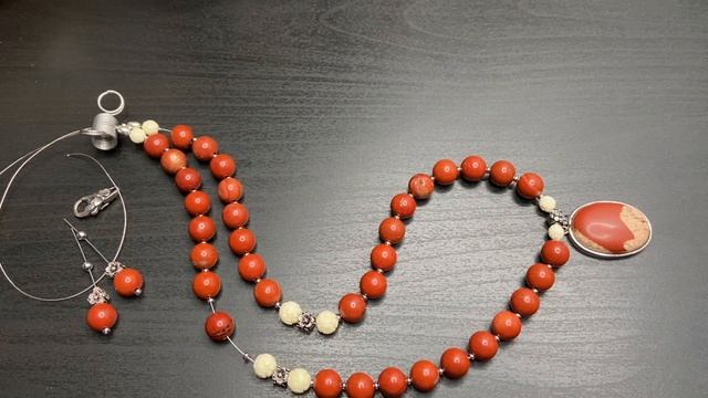 ПЕРЕДЕЛКА УКРАШЕНИЙ ДО И ПОСЛЕ | БУСЫ С КУЛОНОМ. ЧАСТЬ 1 смотреть онлайн