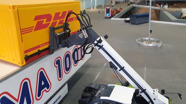 RC Hydraulic Telescope Loader 1/14  Scale