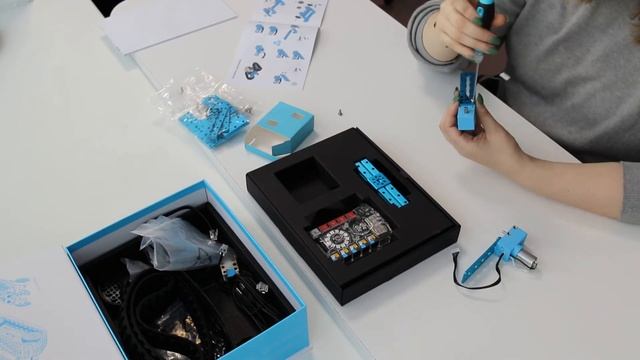 Промробоквантум. Урок 20. Конструктор MakeBlock. Робот-вездеход, часть 1