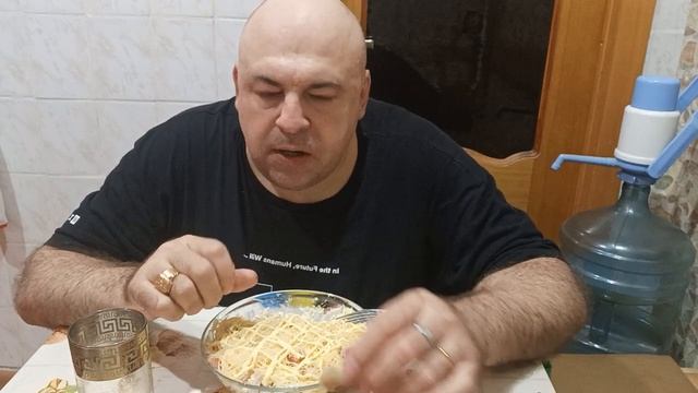 Ужин.Салат "Птичка". О моём увлечение фотографией. смотреть онлайн