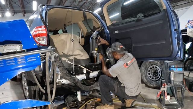 Toyota RAV4 rear body panel replacement смотреть онлайн