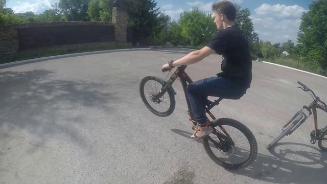 Что такое двухподвес? Лютый навал на велосипедах. downhill bike. смотреть онлайн