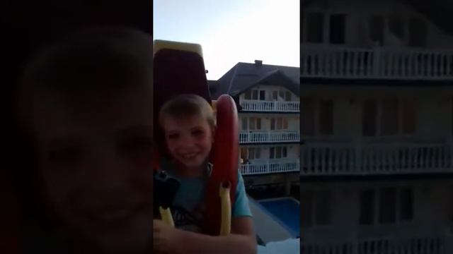 я катаюсь на каруселе. смотреть онлайн