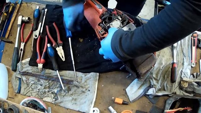 Disassembly of Husqvarna 340 chainsaw for spare parts second Бензопила Хускварна 340 на запчасти смотреть онлайн