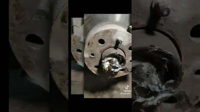 Смазка подшипников ступиц на машине ВАЗ от 2101 и до 2107 смотреть онлайн