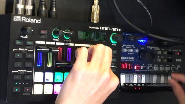 Roland MC-101 & KORG Volca nubass (synth jam 2019 #29) смотреть онлайн