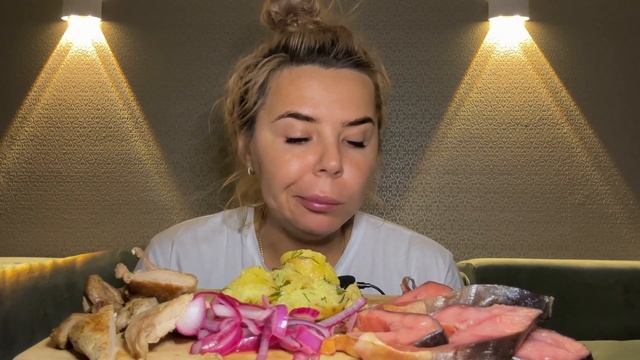 МУКБАНГ горбуша с картошкой