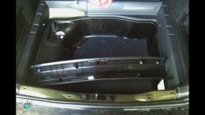 Снятие боковой обшивки багажника (частичное) - VW Passat B7 2.0d