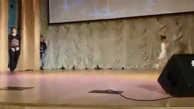 Хореографический коллектив с элементами гимнастики "Дюймовочка" смотреть онлайн