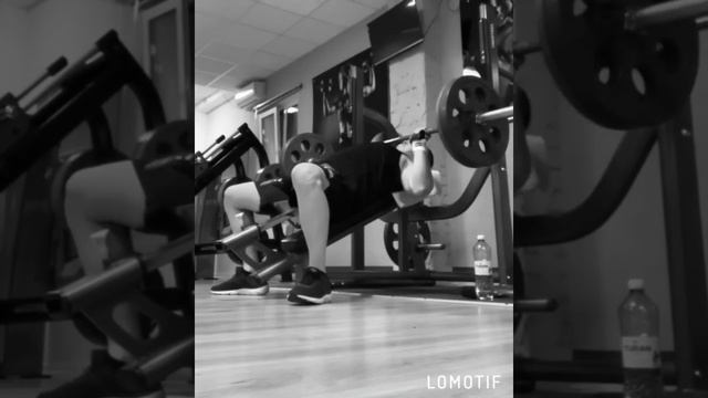 Жим штанги лежа в наклоне смотреть онлайн