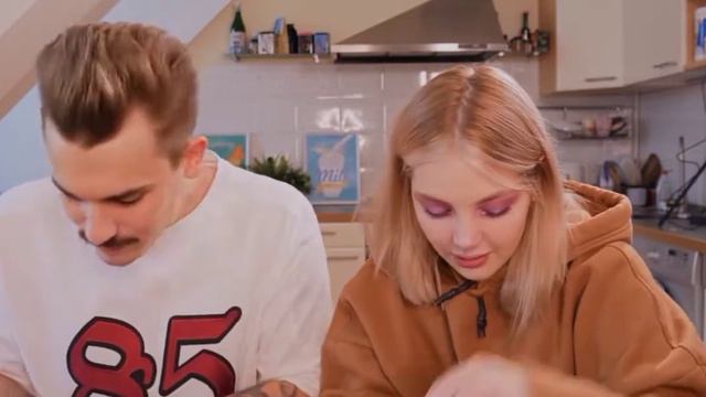 Юлик 10 минут говорит ммм смотреть онлайн