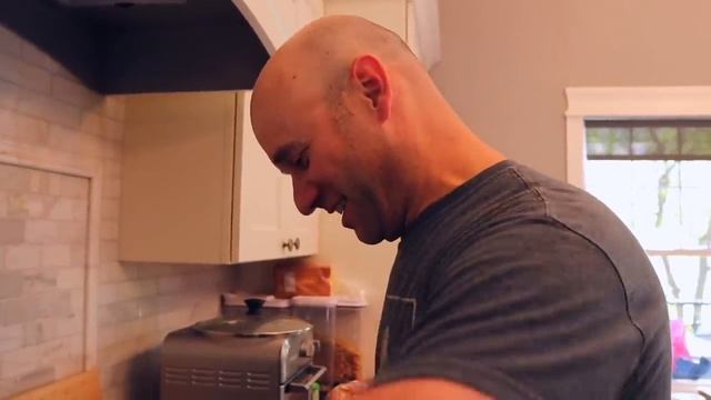 Surprise my BFFwith Squid Game Food for her 40th birthday, Dalgona cookies and Korean streusel brea смотреть онлайн