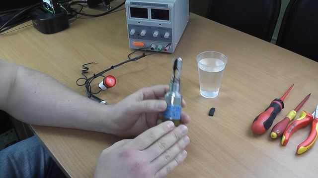 Вибрационные датчики предельного уровня типа "вилка". Принцип работы. смотреть онлайн