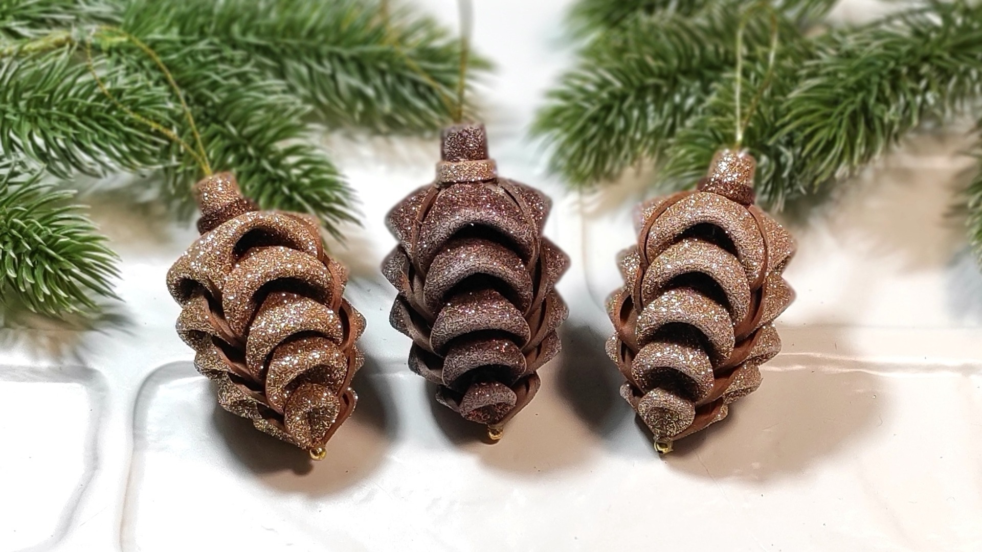 Шишки на ёлку своими руками из фоамирана. Новогодние игрушки. смотреть онлайн