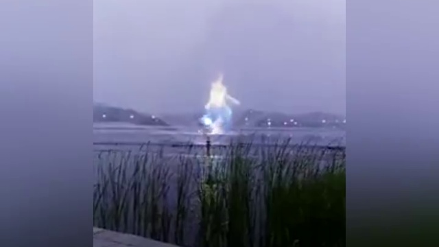 Потрясающее свет шоу! смотреть онлайн