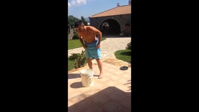 Most funny ice bucket challenge ever. In Agrinio city in greece ! Panaitolio ! смотреть онлайн