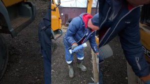 Замена тубы в шприце. Как поменять тубу в шприце для смазки.