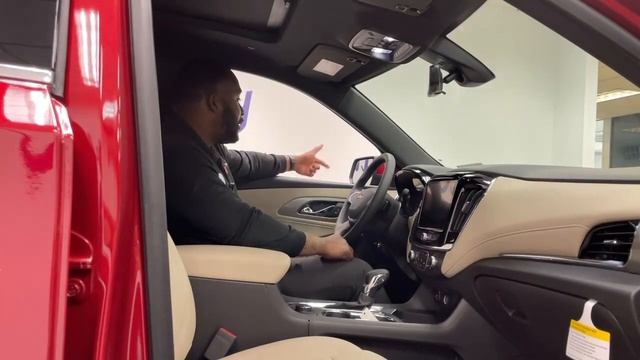 2023 Chevrolet Traverse смотреть онлайн