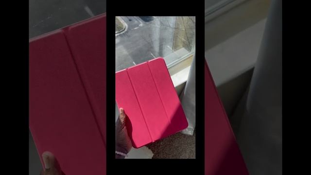 Pink IPad Mini Unboxing + Logitech K380 Keyboard & Pebble Mouse смотреть онлайн