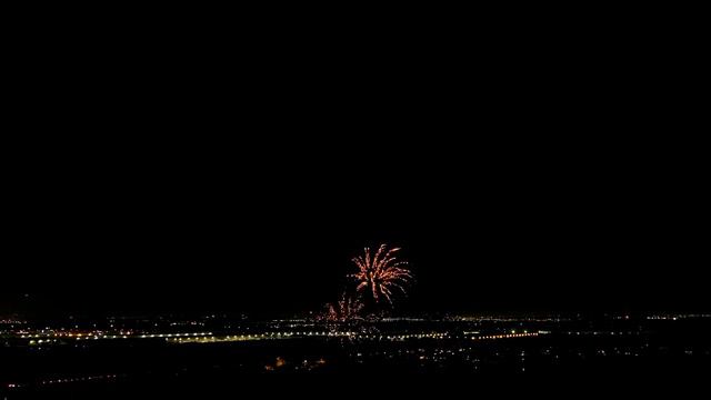 Fireworks 300' Above Ground Level View In 4k HDR [Autel Evo 2 Pro] смотреть онлайн