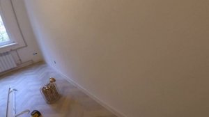 Монтаж Плинтуса Пластикового Широкого. На дюбеля и на клей!! Мастер-класс.