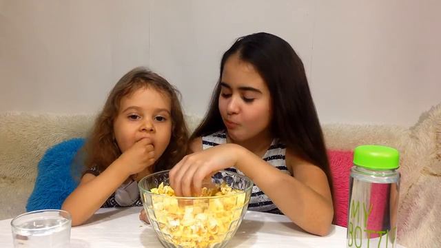 ПОПРОБУЙ НЕ ЗАПИВАТЬ ЧЕЛЛЕНДЖ // POP CORN // Miss Rima +ПРИВЕТИКИ!!! смотреть онлайн