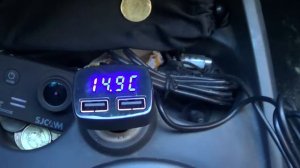 Вольтметр автомобильный. Годный девайс за разумную цену.