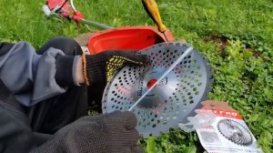 Встановлення диска на бензокосу