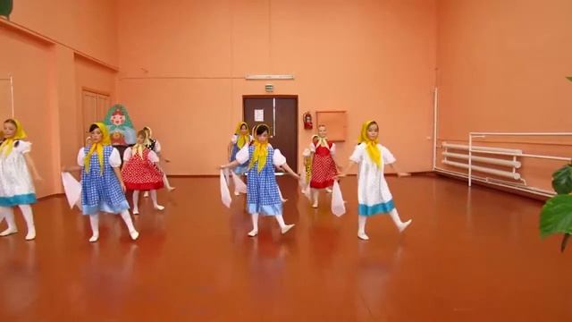 Танцевальный коллектив ''Экспрессия'' Матрешки смотреть онлайн