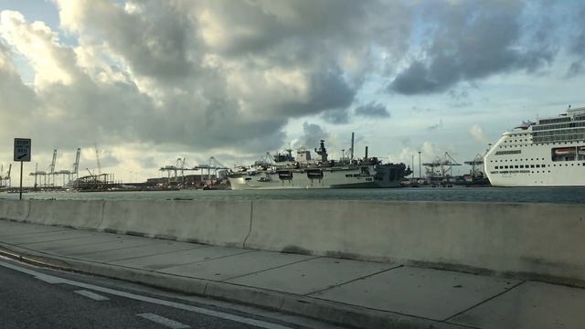 British Warship HMS Ocean L12 in Miami смотреть онлайн