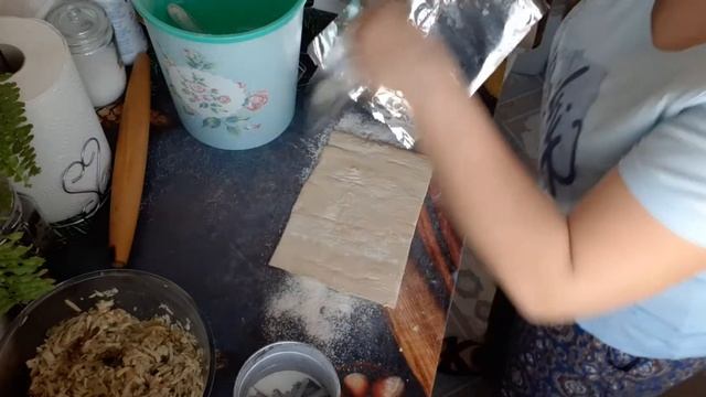 РЕЦЕПТ ИЗ ИНТЕРНЕТА : ПИРОЖКИ ИЗ СЛОЁНОГО ТЕСТА С НАЧИНКОЙ ИЗ КУРИЦЫ И КАРТОШКИ смотреть онлайн