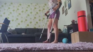 Как ПРАВИЛЬНО ходить на костылях и подготовить ногу к ходьбе?Германия?