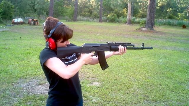 Dayna shooting a AK смотреть онлайн