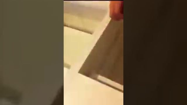 Как два рукопопа линолеум клали и шкаф разбирали))) смотреть онлайн