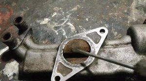 Плохо греет печка, правильно ли соединены? шланги на корпус термостата c20ne Opel Vectra A