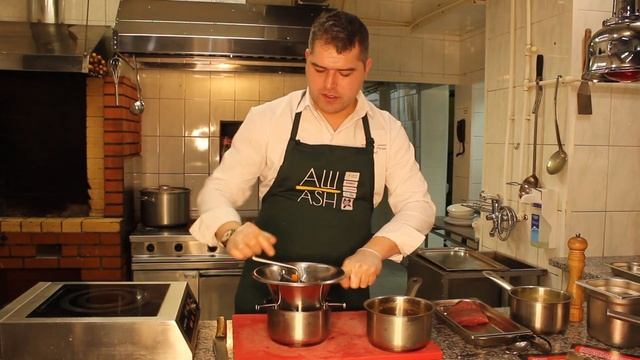 Стейк из говядины на сковороде. урок № 1 готовит Шеф-повар Тимур Мирзаев