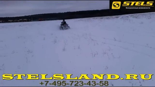 Рассекает по русским полям Stels 800 Guepard на гесеницах смотреть онлайн