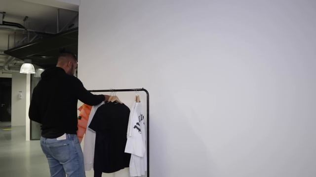 MONTHLY OUTFIT TRY-ON - VALENTINO ROCKRUNNER, KSUBI, AMI, RAPHA, MONCLER, INSIDE OUT DENIM, PREVU смотреть онлайн