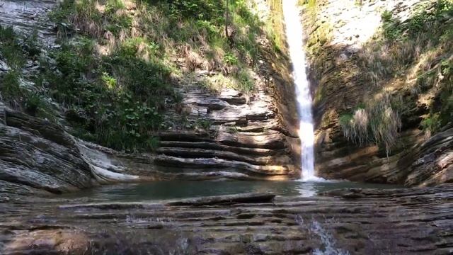 Водопад шнурок в Адербиевке смотреть онлайн