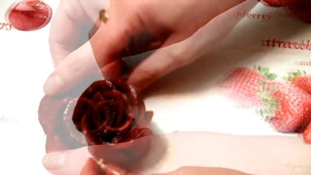 Роза из колбасы! Мясная нарезка. Украшения тарелки! Rose of sausages! Decoration of dishes смотреть онлайн