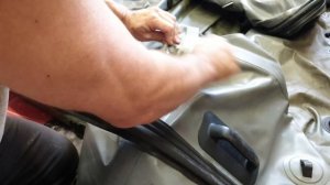 Неудачная попытка заклейки шва на лодке ПВХ