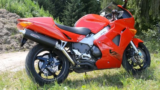 Honda Vfr 800 Bos sound смотреть онлайн