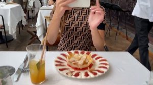 Елизавета Нугуманова в самом дорогом ресторане России White Rabbit