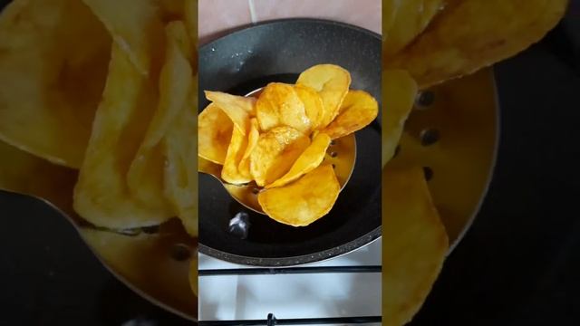 ШОК !ДЕЛАЮ ЧИПСЫ ЗА 10 МИНУТ! ВКУСНЕЕ И ПОЛЕЗНЕЕ ЧЕМ ПРИНГЛС ИЛИ ЛЕЙС.Shorts смотреть онлайн