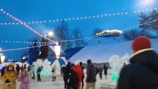 Ёлка. Вечер. Площадь Сахарова. Барнаул. 2022 смотреть онлайн