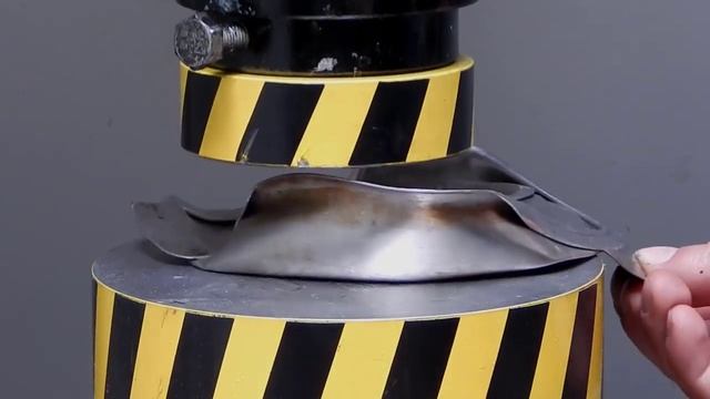 Гидравлический пресс и CD диски- как соединить кучу дисков