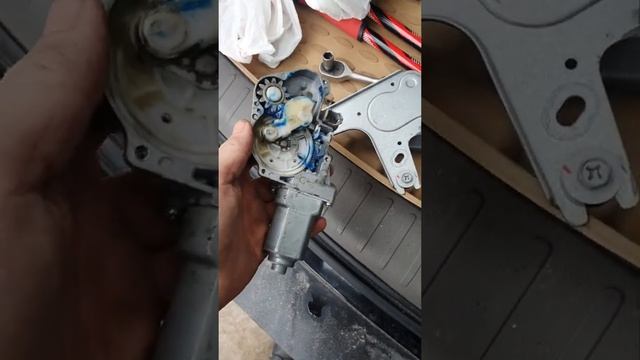 задний дворник инфинити ех смотреть онлайн